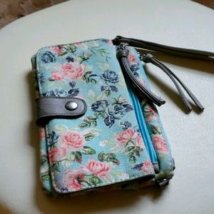Blue floral wristlet purse